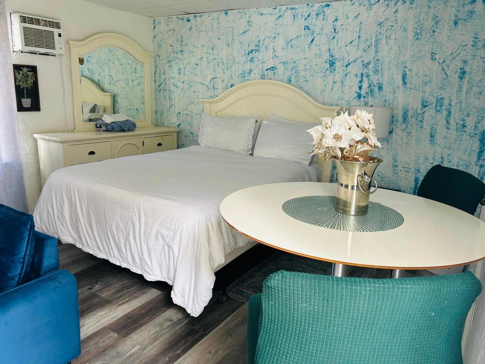 Cozy Studio Only 10 Minutes By Car Of Siesta Key ซาราโซตา ภายนอก รูปภาพ